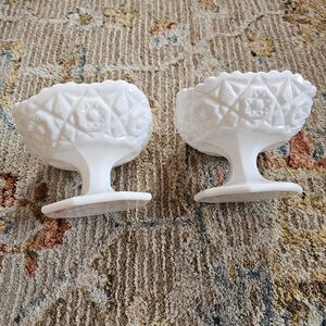 Vintage white milk glass candy dish set of 2, excellent condition